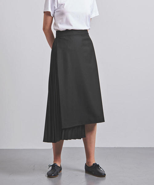 HYKE（ハイク）の「＜HYKE（ハイク）＞ アシンメトリー プリーツ