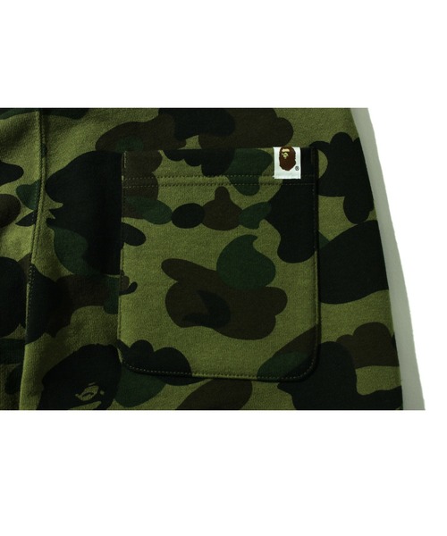 A BATHING APE（アベイシングエイプ）の「1ST CAMO SHARK SLIM FIT