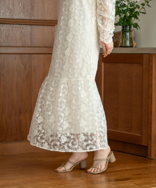 hinari（ヒナリ）の「フラワー刺繍チュールレースワンピース