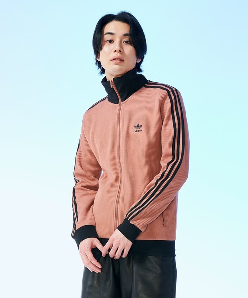 adidas（アディダス）の「アディカラー クラシックス ワッフル