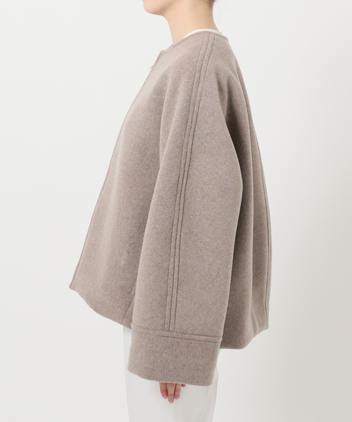 Noble（ノーブル）の「MTRショートケープブルゾン（ノーカラーコート