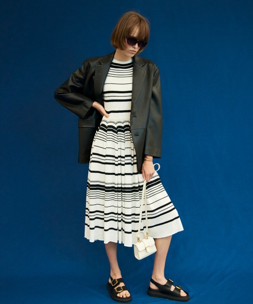 Mila Owen（ミラオーウェン）の「フェイクレザーオーバーサイズ