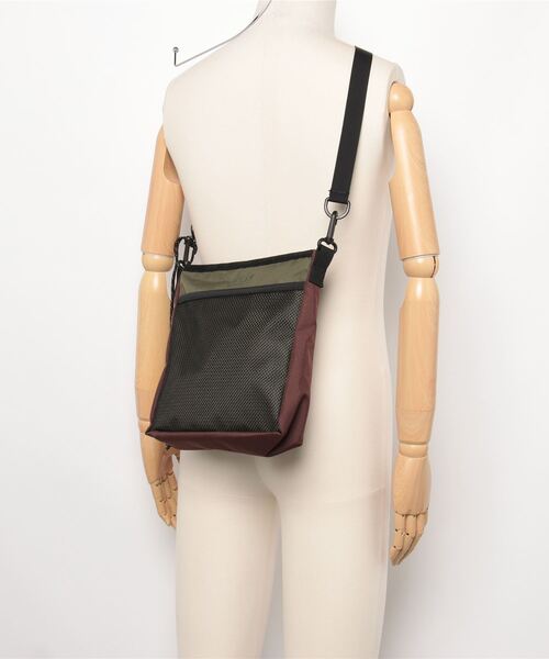 KEEN（キーン）の「HARVEST MATERIAL SACOCHE III / ハーベスト