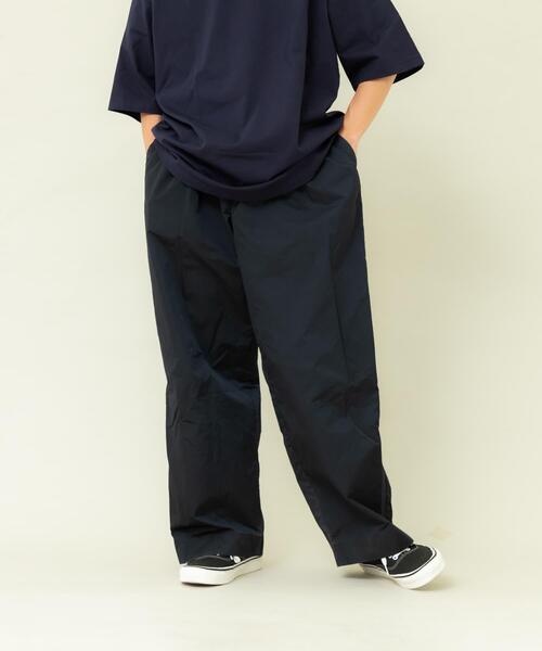 URBAN RESEARCH（アーバンリサーチ）の「NYLON SUPER WIDE PANTS