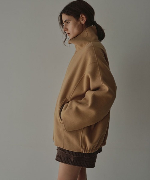 ETRE TOKYO（エトレトウキョウ）の「メルトンスタンドネックリバー