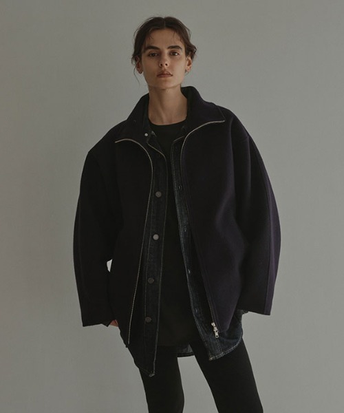 ETRE TOKYO（エトレトウキョウ）の「メルトンスタンドネックリバー