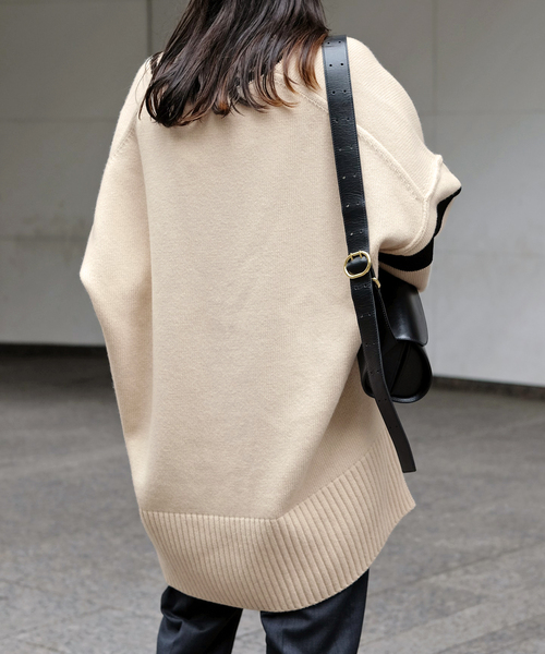 AP STUDIO（エーピーストゥディオ）の「ラインVネックオーバープル