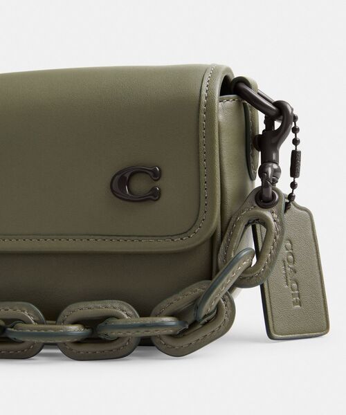 COACH（コーチ）の「チャーター フラップ クロスボディ 18（ショルダー