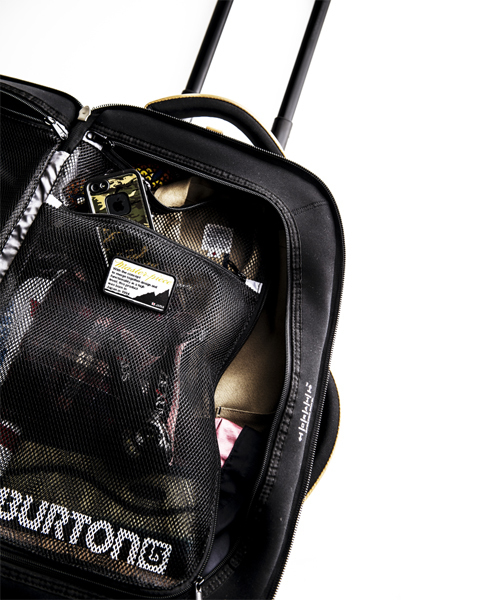 BEAMS（ビームス）の「master-piece×BURTON / キャリーバッグ（スーツ