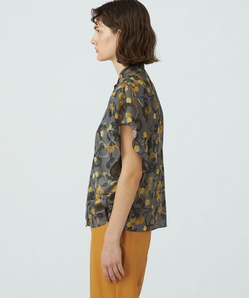 TOMORROWLAND （トゥモローランド）の「フラワープリント フレアタック