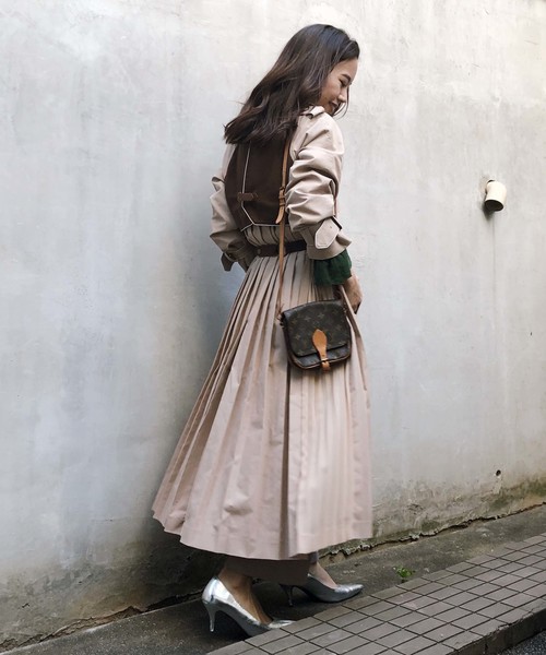 Ameri（アメリ）の「VARIOUS BACK PLEATS TRENCH（トレンチコート