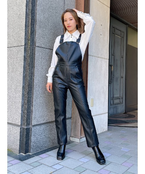 ENVYM（アンビー）の「レザーライクサロペット（つなぎ/オールインワン