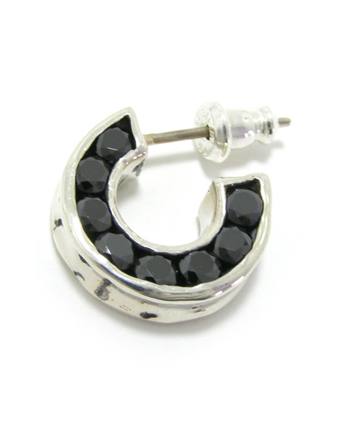 e.m.（イーエム）の「シルバー925ブラックジルコニア埋め込み