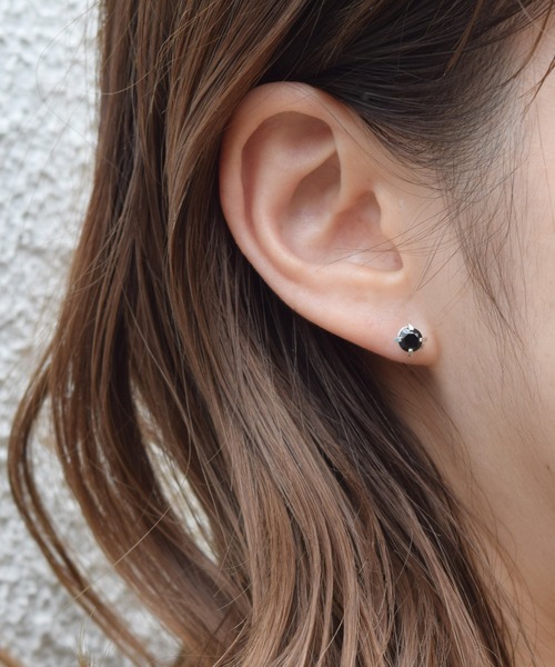 e.m.（イーエム）の「SILVER925ブラックジルコニアゆれピアス