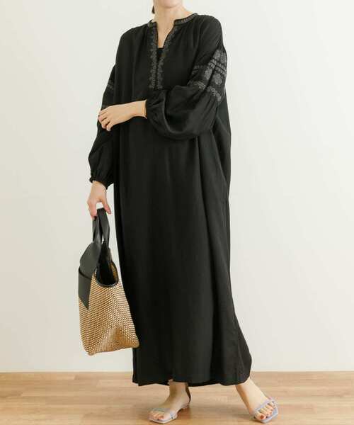 URBAN RESEARCH（アーバンリサーチ）の「リネンレーヨン刺繍ワンピース