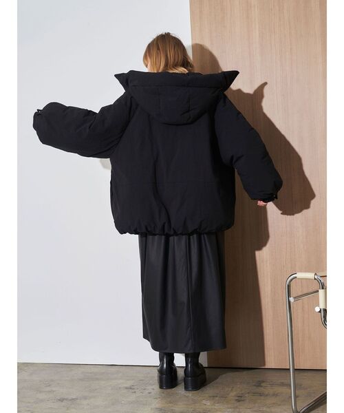 ELENDEEK（エレンディーク）の「ダウンフォルムショートコート（ダウン