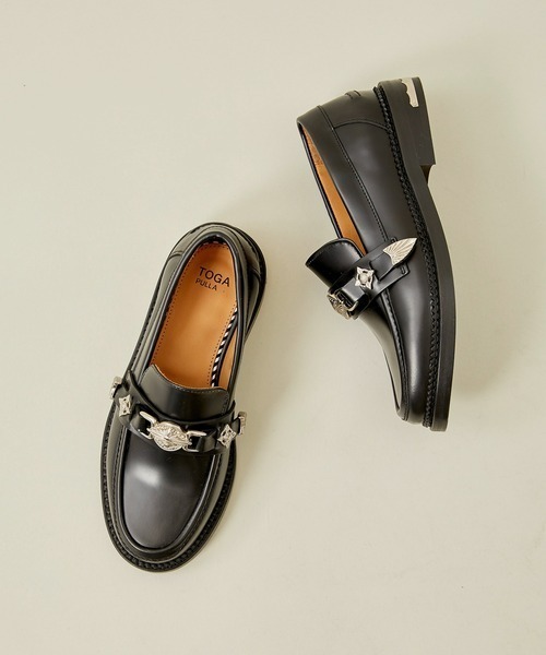 TOGA PULLA/トーガプルラ】AJ1041/メタルローファー（ローファー