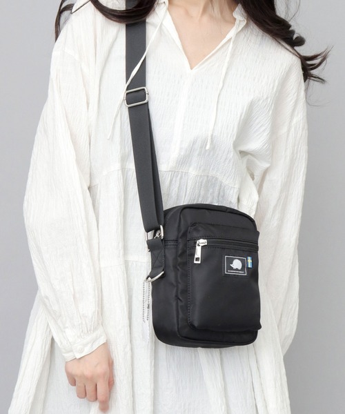 撥水ナイロン スクエア ミニショルダーバッグ（ショルダーバッグ