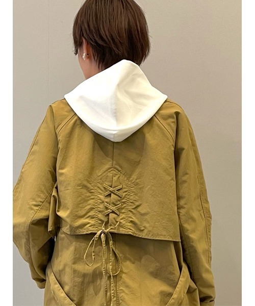 BEARDSLEY（ビアズリー）の「後ろレースアップナイロンコート（その他