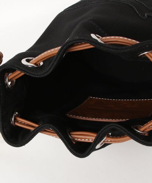 Maison Kitsune（メゾンキツネ）の「CONTOUR FOX BUCKET BAG