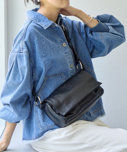 BEARDSLEY（ビアズリー）の「レザーボディバッグ（ショルダーバッグ