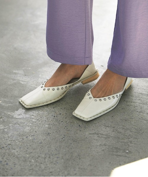 Ameri（アメリ）の「STUDS WOOD HEEL BABOOSH（パンプス）」 - WEAR