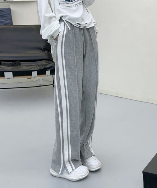 me+em select（ミームセレクト）の「サイドラインZIPスリット