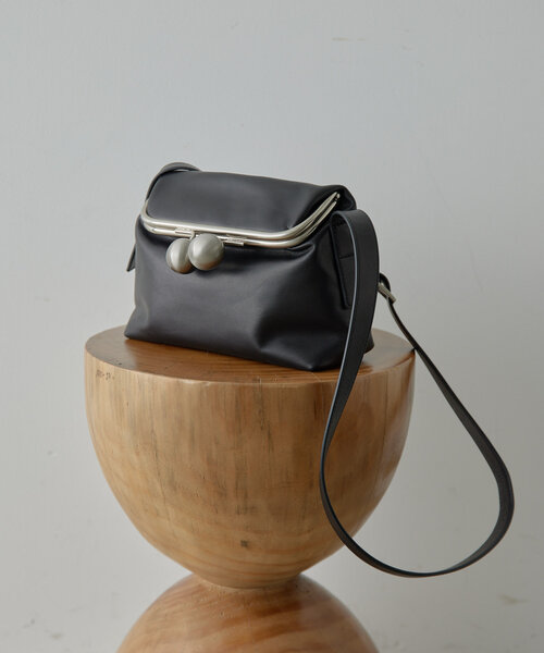 ear PAPILLONNER（イアパピヨネ）｜ショルダーバッグ一覧 - WEAR