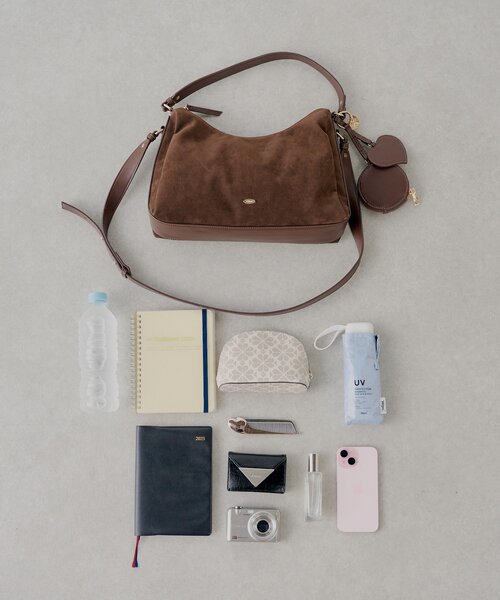 ポーチチャーム付きスエードコンビボストンバッグ（ボストンバッグ