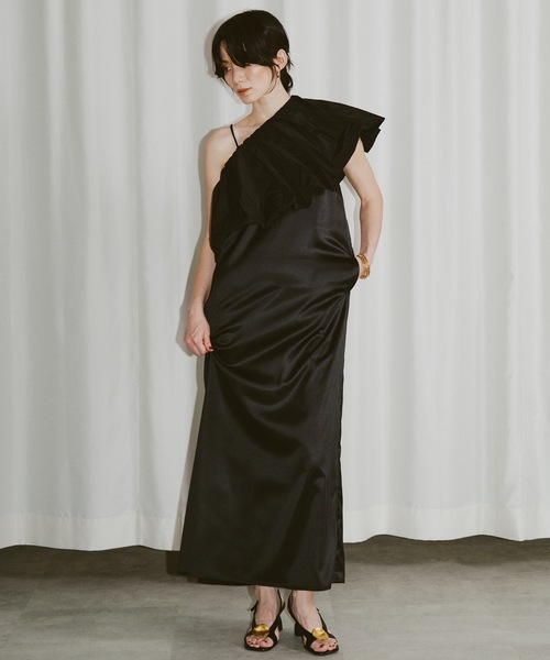 Fastener slit satin dress/ファスナースリットサテンドレス