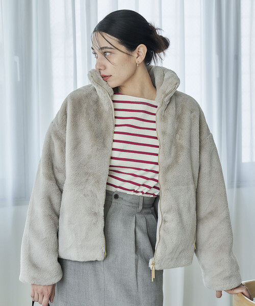 !!!です。TATRAS グレー 大きな襟付き TATRAS（タトラス）の「TATRAS(タトラス）レディス モコモコウール