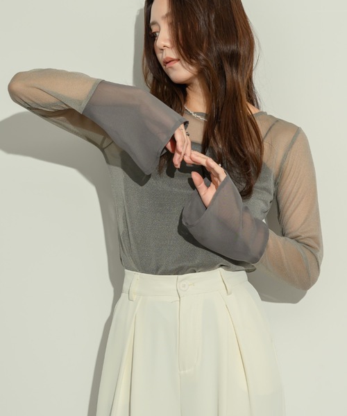 NEUNA（ヌナ）の「【ドッキングデザインでこなれ感】フレアスリーブ