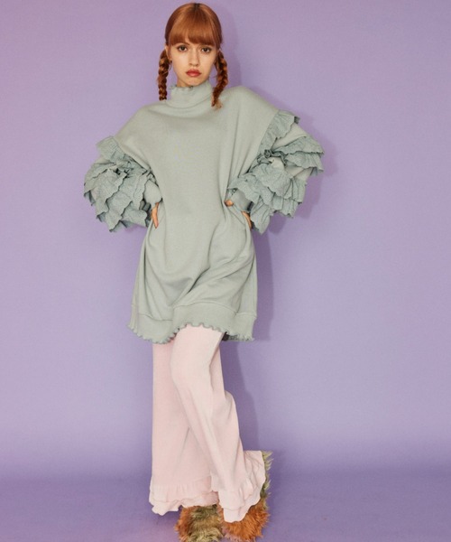 Candy Stripper（キャンディストリッパー）の「FRILL SLEEVE SWEAT