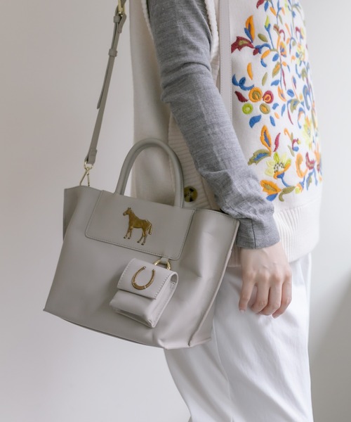 ear PAPILLONNER（イアパピヨネ）の「【Brooklyn Charm×ear】牛革 馬