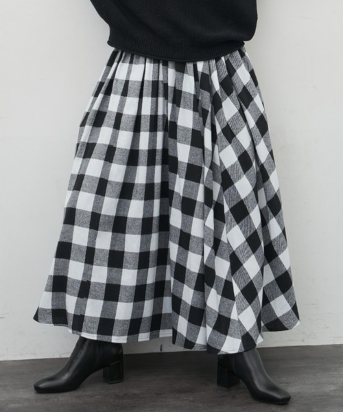 Libra Cue（リブラ キュー）の「ブロックチェックボリュームスカート