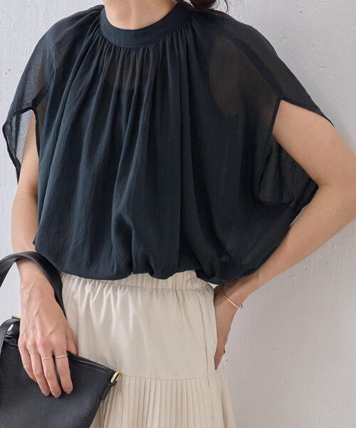 BEARDSLEY（ビアズリー）の「コットンシフォンギャザー丸ブラウス