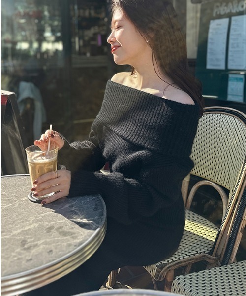 anuans（アニュアンス）の「オフショルナローニットワンピース