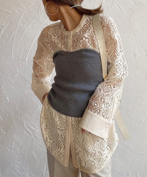 JUNOAH（ジュノア）の「ノーカラーレースシャツ（シャツ/ブラウス