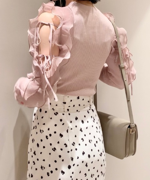 SNIDEL（スナイデル）の「フリルスリーブニットプルオーバー（ニット