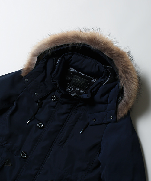 NANO universe（ナノユニバース）の「西川ダウン N-3B（ダウン