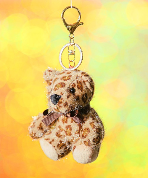 crossi（クロッシー）の「ヒョウ柄テディベアチャーム バッグチャーム