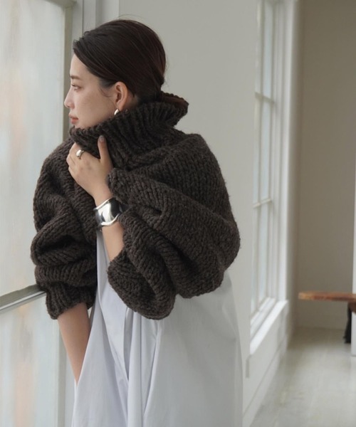 ETRE TOKYO（エトレトウキョウ）の「ハンドニットタートルボレロ