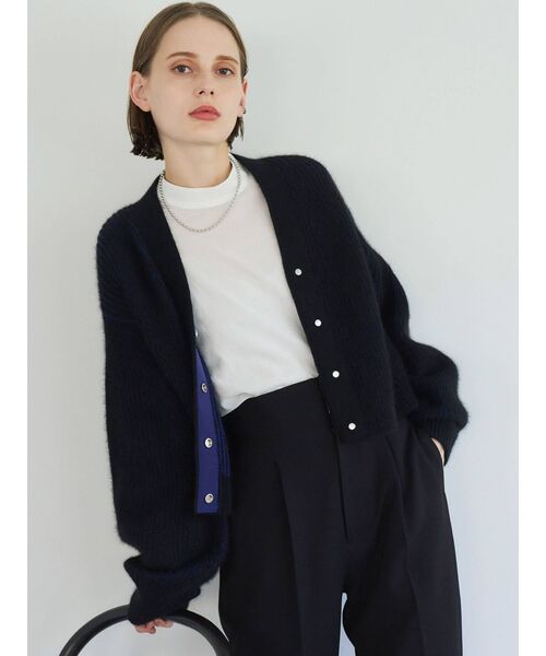 ELENDEEK（エレンディーク）の「フォックスバイカラーVカーデ