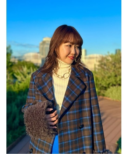 allureville（アルアバイル）の「ウィンドペンチェックファーカフス