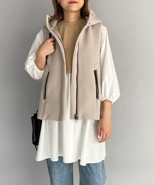 LUGIVA（ルギヴァ）の「ダンボールニット+タフタ ダウンベスト（ダウン