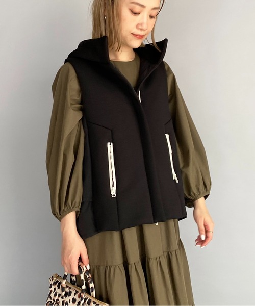 LUGIVA（ルギヴァ）の「ダンボールニット+タフタ ダウンベスト（ダウン