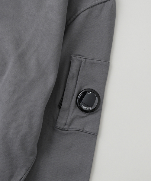 セール】【C.P. Company】ライト フリース クルーネック スウェット