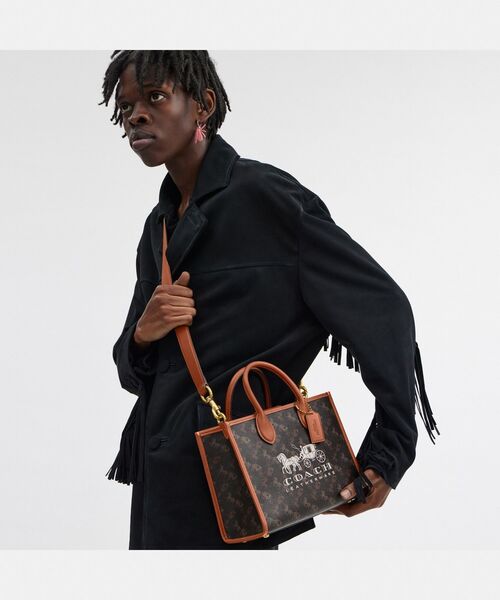 COACH（コーチ）の「エース トート 26・ホース アンド キャリッジ