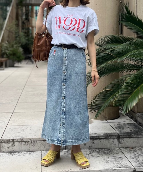 mi via loca（ミヴィアロカ）の「刺繍入りデニム前開きスカート