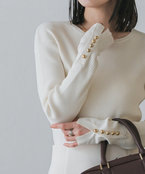 Noble（ノーブル）の「ボタンディテールタイトリブニット（ニット